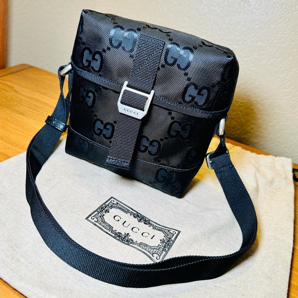 NEW Unisex Gucci Econyl Nylon Monogram Off The Grid Messenger Bag - Picture 4 of 17